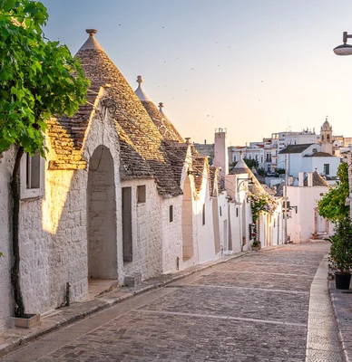 Valle d'Itria — trulli e paesaggio pugliese